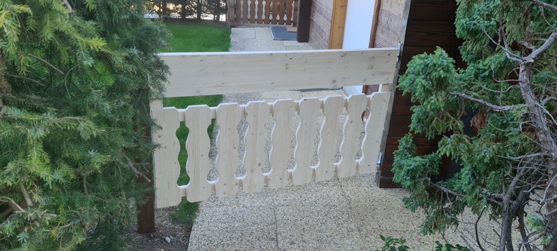 menuiserie-crans-montana-alexandre-lagger-barriere-jardin