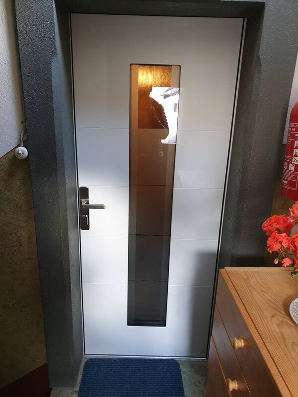 menuiserie-crans-montana-alexandre-lagger-porte-entree-alu