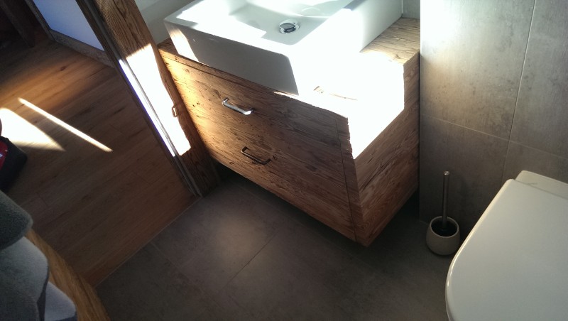 menuiserie-crans-montana-alexandre-lagger-salle-de-bains9